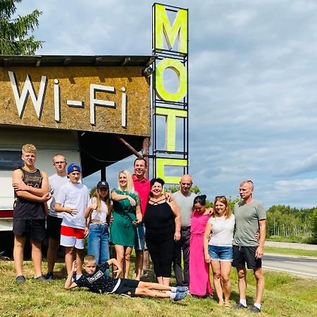 Piekalne Hotel Kalniesi Kültér fotó