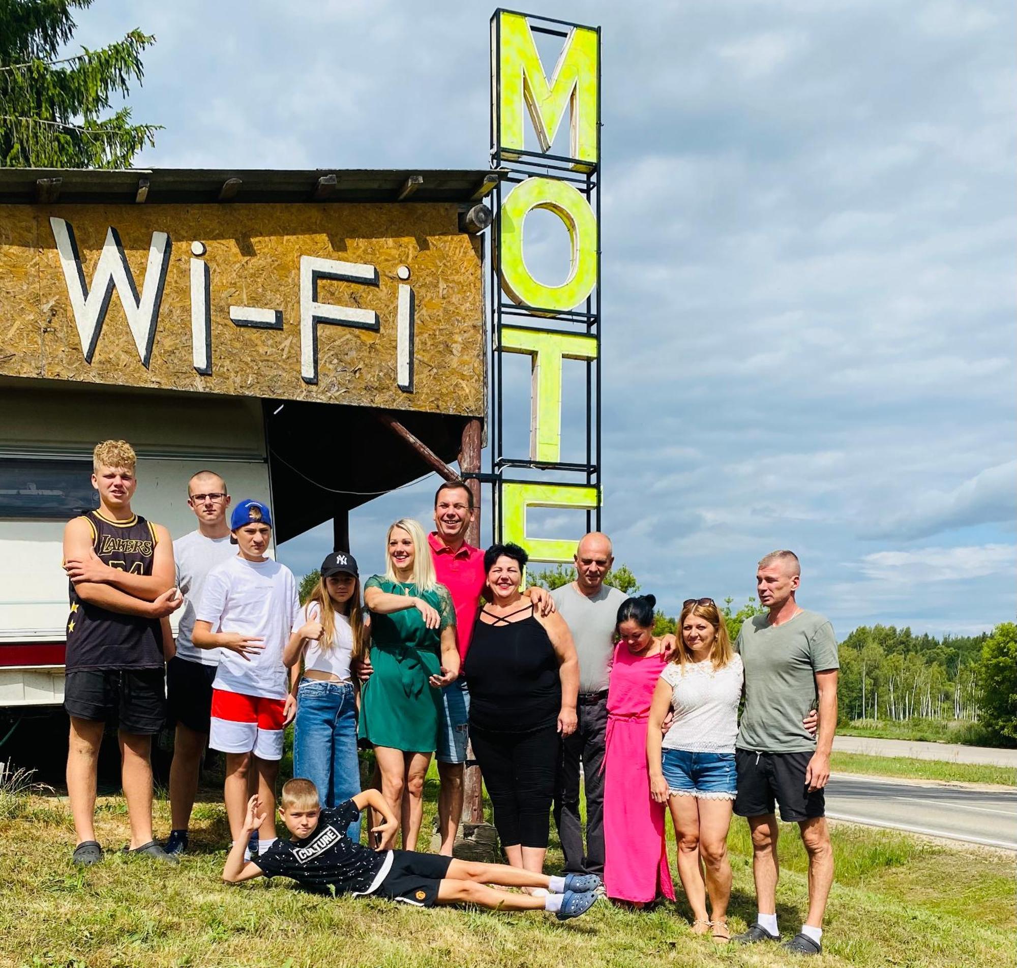Piekalne Hotel Kalniesi Kültér fotó