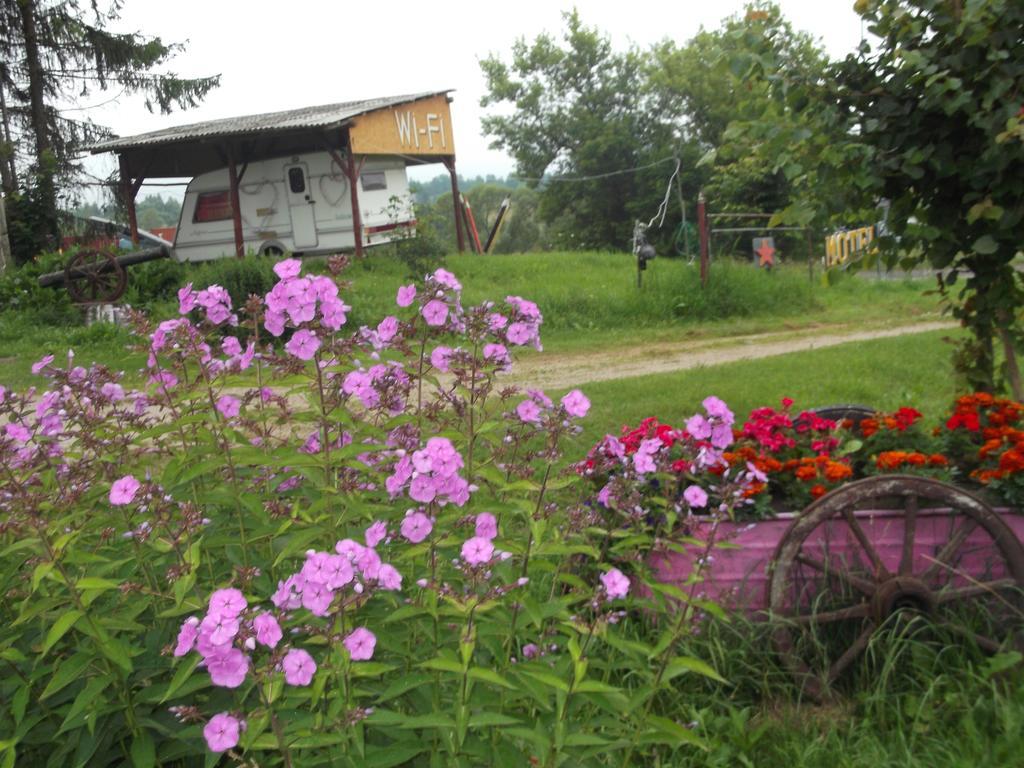Piekalne Hotel Kalniesi Kültér fotó